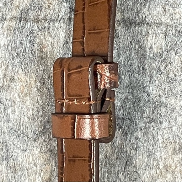 Coldwater Creek Brown Embossed Leather Gold Tone Hook Buckle Adjustable Belt S/M - Picture 6 of 12